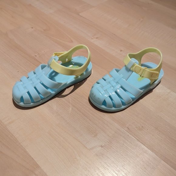 OshKosh Jelly Sandals - Infant Girl Size 7, Light Blue & Yellow, Worn Twice - Picture 2 of 5